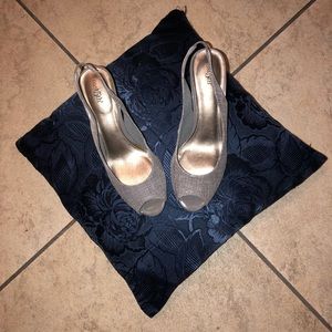 💖Final Sale💖 Gorgeous east 5th sling back heels!